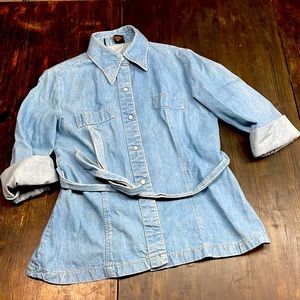 Vintage 60’s Denim women’s belted top w/ pearlized buttons. size medium